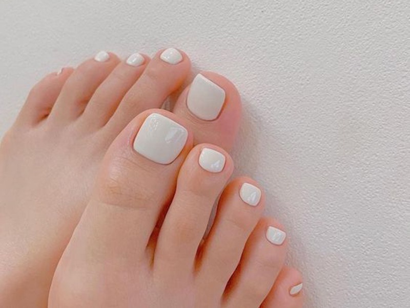 nail đẹp mắt, top 22 mẫu nail chân màu trắng đẹp mắt nhẹ dịu Xu thế 2023