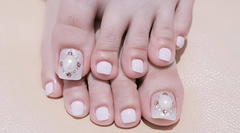 nail đẹp mắt, top 22 mẫu nail chân màu trắng đẹp mắt nhẹ dịu Xu thế 2023