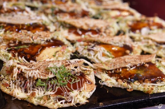 osaka, điểm du lịch osaka, osaka đi chơi ở đâu, namba, dotonbori, glicoman, tòa nhà umeda, lâu đài osaka, ăn gì ở osaka, takoyaki, okonomiyaki, top 10 việc mà bạn nhất định phải trải nghiệm khi đến osaka nhật bản