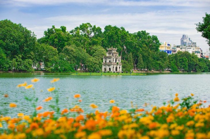 Khám phá vẻ đẹp Hà Nội với vé máy bay đi Hà Nội từ Traveloka