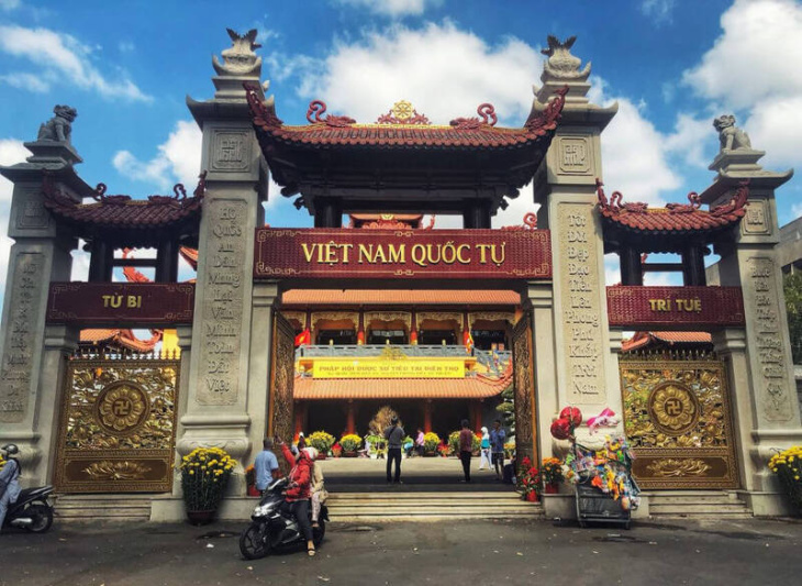 Việt Nam Quốc Tự – Khám phá ngôi chùa có nhiều cái “nhất”