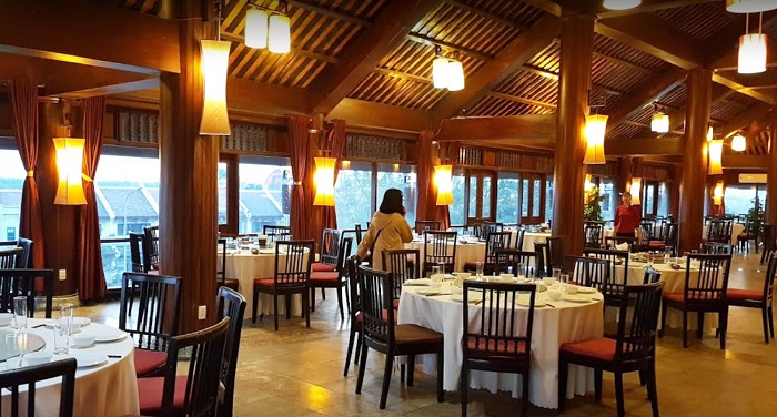 delicious restaurant, delicious restaurant in ha long, ha long squid cake, seafood restaurant, a list of delicious restaurants in ha long, delicious food, and affordable prices should come