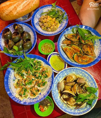 snail shop, Ho Chi Minh city, 15k snails, Saigon snails, mint snails, salted egg snails, lamian oysters, canal snails, linuto nga snails with lemon leaves, young night snails, colan snails, rich snails, top 10 Ang pinakasikat nga kan-anan sa pagsulay sa Ho Chi Minh City