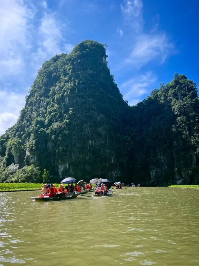 tam coc bich dong in brilliant june days