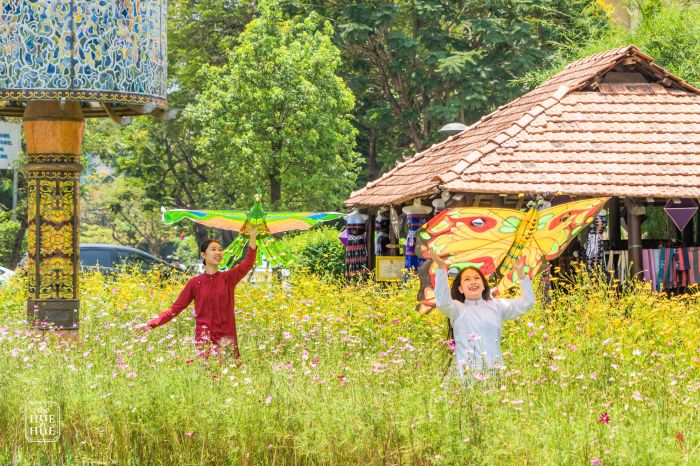 Đi lễ hội Diều quốc tế Huế ngắm những sắc màu rực rỡ của tuổi thơ 