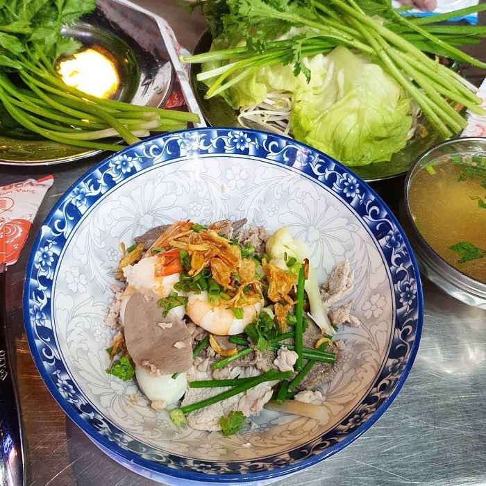 Ăn trưa ở Sài Gòn có gì ngon? List quán ăn ngon không phải 'lăn tăn'