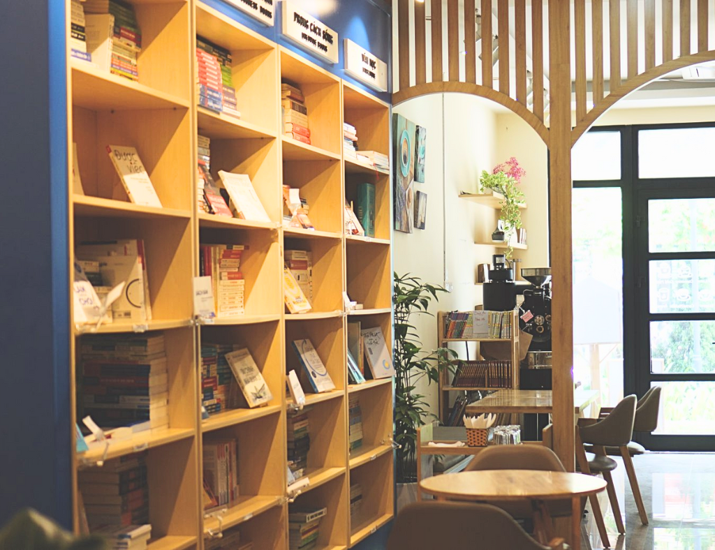 Điểm danh top 10 những quán cafe sách Hà Nội siêu mới lạ (Cập nhập mới nhất)