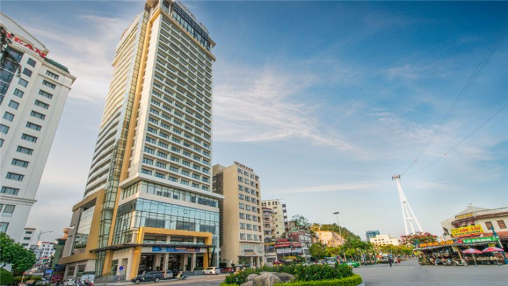 Sol Hạ Long – Khách sạn mới sang trọng chuẩn 5 sao bên cạnh Bãi Cháy