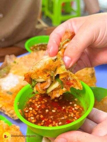Hãy đến với bánh ép Huế để thưởng thức hương vị cố đô Huế khiến thực khách mê mẩn