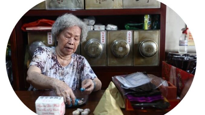 The 70-year-old tea shop in Ho Chi Minh City, priced at 10 million VND/kg, still attracts customers