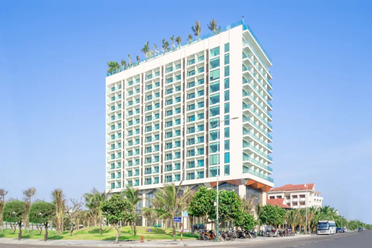 Tận hưởng biển xanh cát trắng của Phú Yên tại khách sạn SALA Grand Tuy Hòa