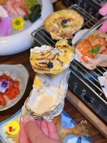 trải nghiệm không gian ăn món nhật sang trọng, nhưng giá lại cực kỳ phải chăng tại sushi cobeya