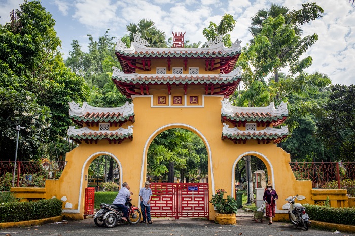 Lăng Ông Bà Chiểu Sài Gòn - ngôi đền cổ thu hút du khách hiện nay 