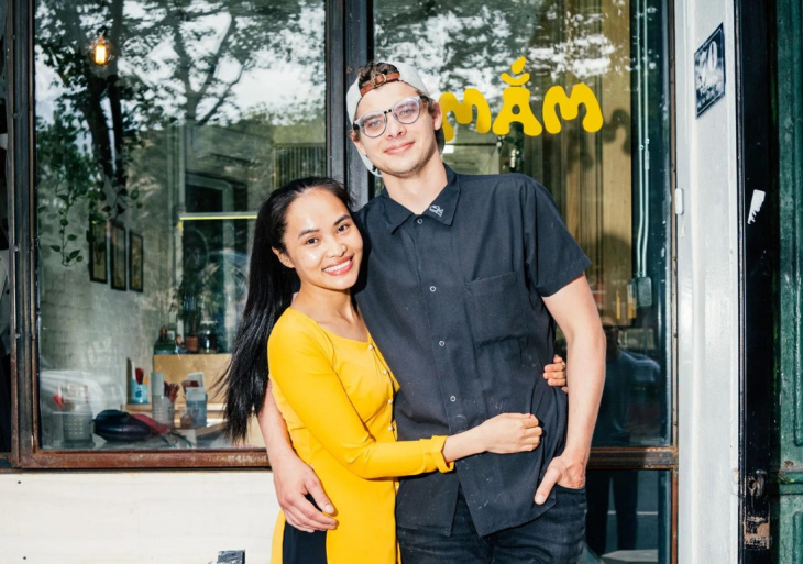 Chồng Mỹ – vợ Việt mở quán bún đậu mắm tôm ở New York