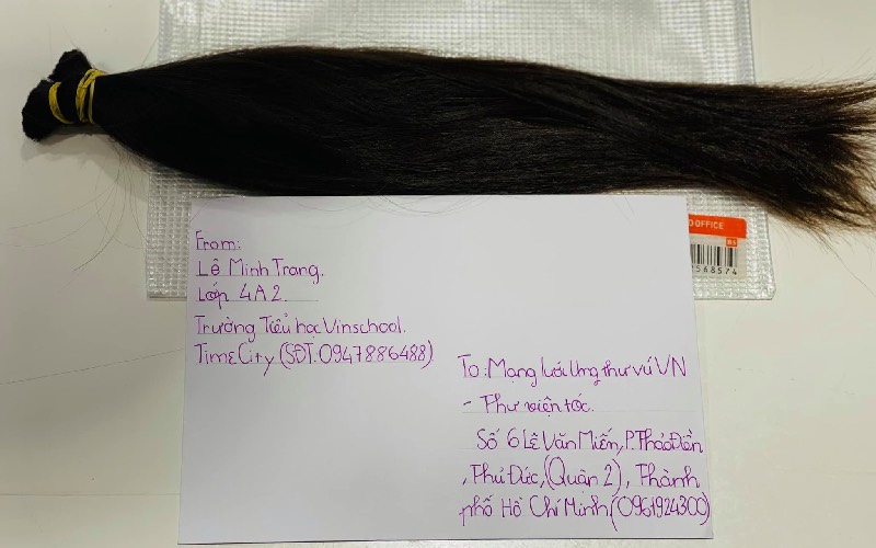 Hơn 4000 mái tóc được bạn trẻ Sài Gòn hiến tặng cho các bệnh nhân ung thư vú
