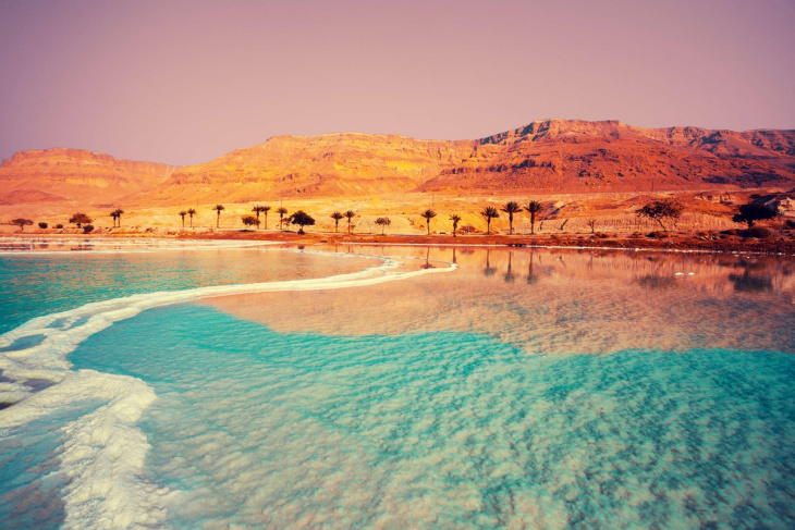 Du lịch Biển Chết, Hồ nước mặn vô cùng nổi tiếng nằm giữa Jordan và Israel