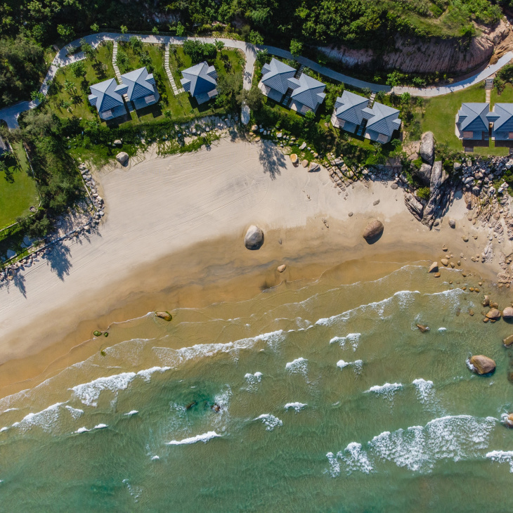 Kỳ nghỉ bên bãi biển Trung Lương – Cát Tiến đẹp mê li tại top 2 khu nghỉ dưỡng Quy Nhơn