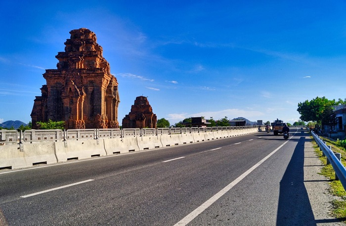 Tháp Hòa Lai - di tích kiến trúc Chăm Pa độc đáo tại Ninh Thuận