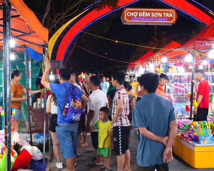 Thỏa mãn đam mê ẩm thực tại chợ đêm Sơn Trà Đà Nẵng