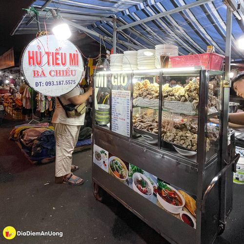 Đu đêm Bình Thạnh ghé ăn HỦ TIẾU CHỢ BÀ CHIỂU bán đến 2h sáng khách đông kín bàn