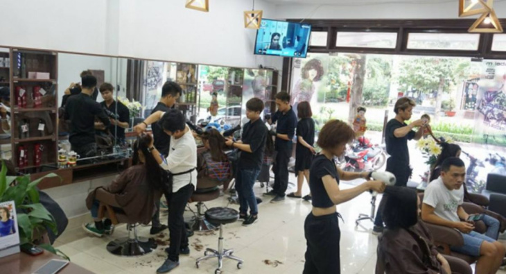 10 tiệm cắt tóc nữ đẹp ở quận 2: thợ chuẩn, tay nghề cao