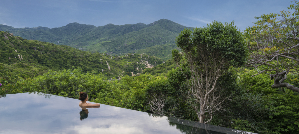 amanoi ninh thuan resort, vietnam – enjoy a wonderful vacation in the foreground