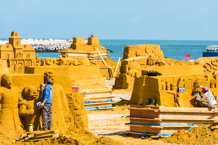 “Quẩy tới bến” tại Lễ hội điêu khắc tượng cát Fulong (Đài Loan)