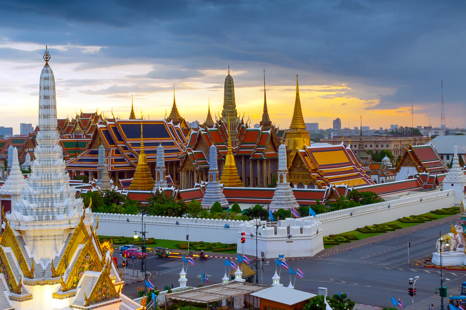 top 9 famous places to visit in bangkok