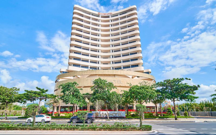 Khám phá khách sạn Vũng Tàu có view tầng thượng đẹp nhất nhì ở Bãi Sau