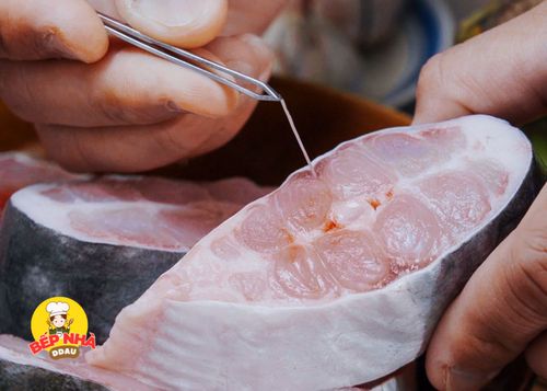 bật mí cách kho cá cực dễ cho mấy ní vụng về mà siêu ngon ăn kèm dưa chuối chát vét sạch nồi cơm