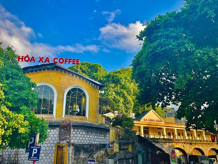 'Mục sở thị' Hoả Xa Cafe - địa điểm chill ngắm tàu siêu Hot ở Thủ đô