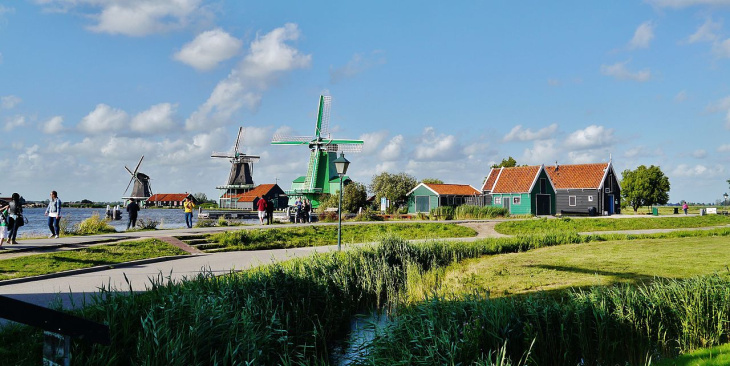 Chiêm ngưỡng vẻ đẹp cổ tích của Hà Lan ở ngôi làng cối xay gió Zaanse Schans