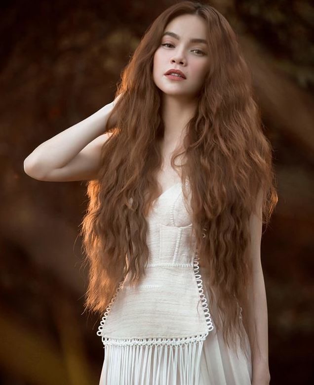 Công chúa tóc mây” phiên bản Việt sở hữu mái tóc 100cm, khoe ảnh 10 năm  trước gây bất ngờ