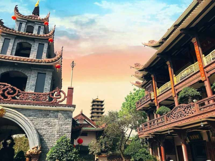 Khám phá vẻ đẹp yên bình nơi Thiền viện Thiên Hưng