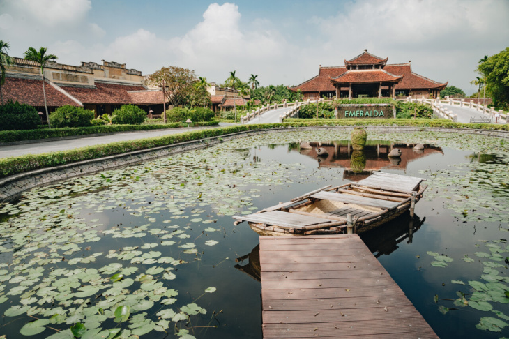 Thưởng vị hương thu giữa ngôi làng xanh Emeralda Resort Ninh Bình
