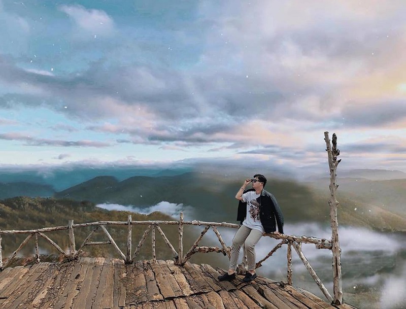 cầu gỗ săn mây – chìm trong biển mây của xứ sở sương mù