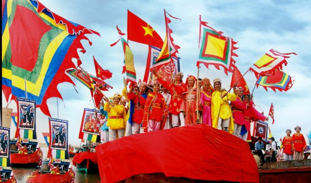 review top 10 most famous festivals in vietnam
