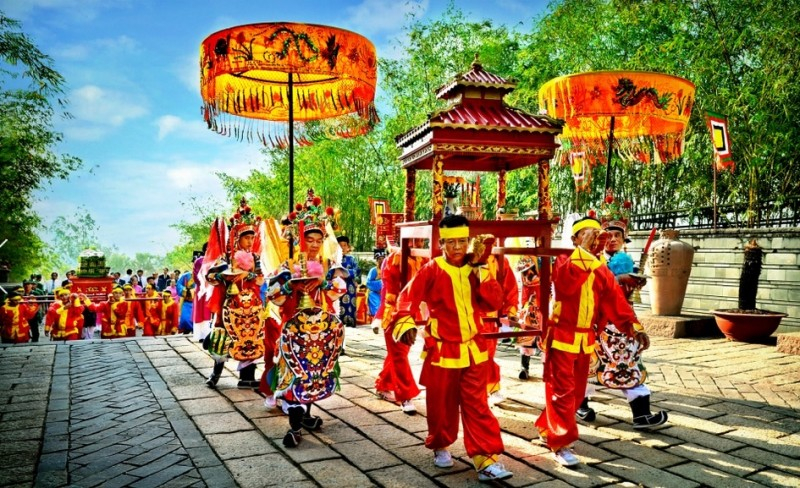 Review Top 10 Most Famous Festivals in Vietnam
