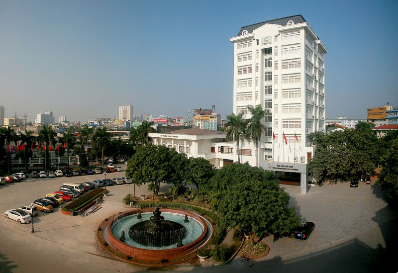 review top 10 best universities in vietnam