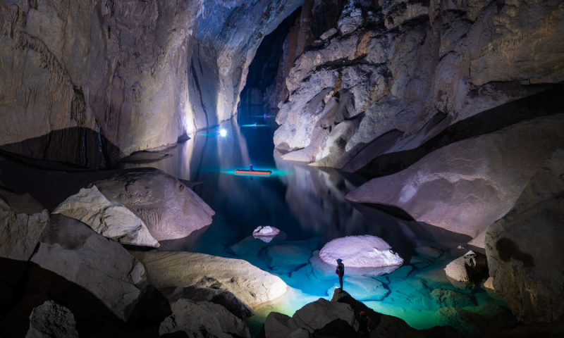 review top 12 most beautiful caves in vietnam