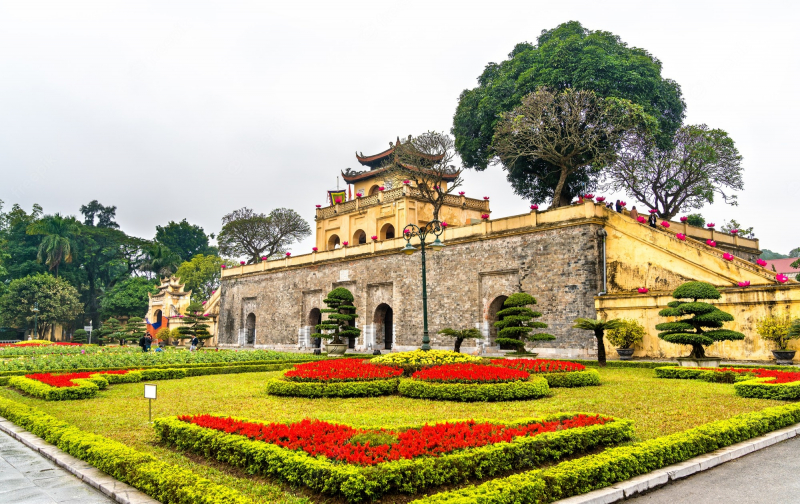 review top 10 best things to do in hanoi, vietnam