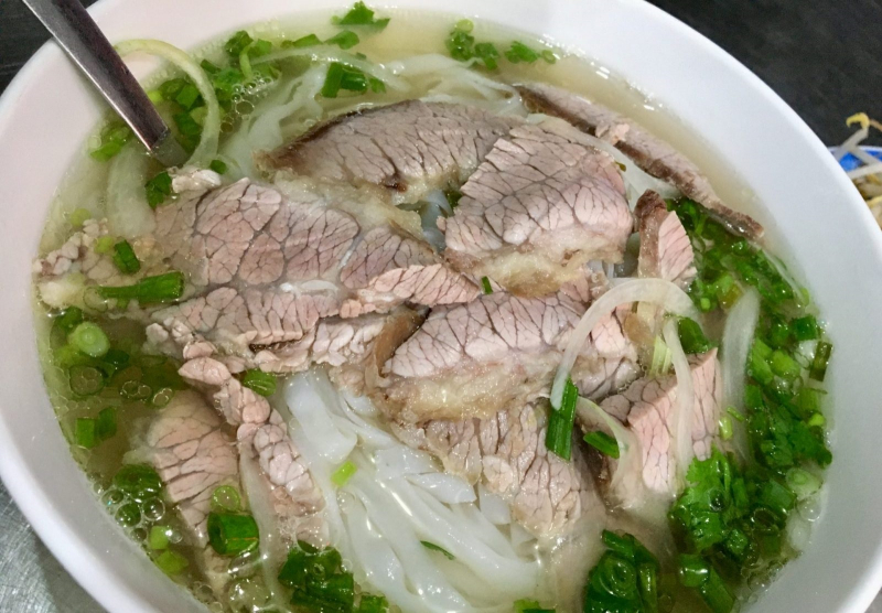 Review Top 10 Vietnam's Most Delicious Street Foods