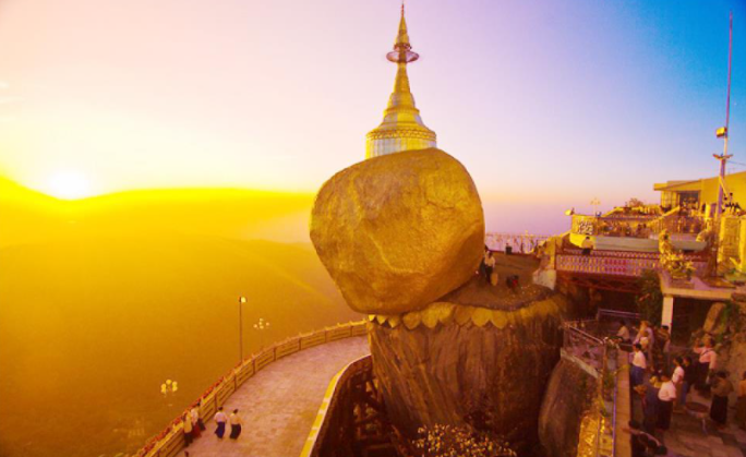 khám phá, điểm du lịch, bí ẩn về hòn đá thiêng nghiêng mãi không đổ ở myanmar: một sợi tóc đức phật đỡ hòn đá 600 tấn