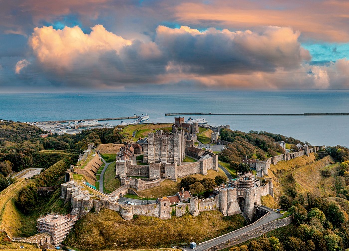 Top 10 lâu đài đẹp ở Anh đủ khiến du khách thấy choáng ngợp