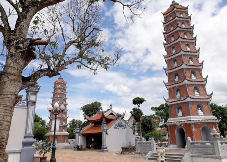 Chùa Hoằng Phúc – ngôi cổ tự có 700 năm tuổi ở Quảng Bình