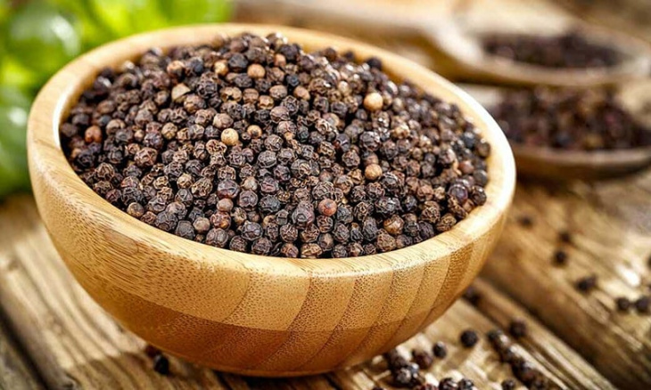 Tìm hiểu nguồn gốc xuất xứ và cách sử dụng hạt tiêu đen trong ẩm thực