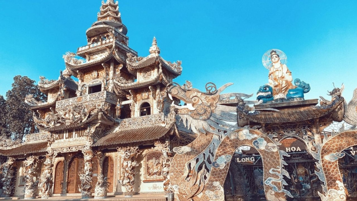 Chùa Ve Chai – Ngôi chùa gây ấn tượng không chỉ bởi cái tên
