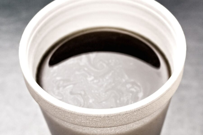 Cà phê nổi váng dầu trên mặt cốc: Lợi hay hại?