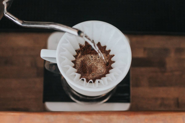 Phương pháp pha cà phê thủ công: Full-immersion & Pour-over
