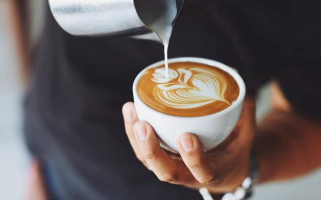 Cafe Latte là gì? Cứ cafe vẽ hoa lá đẹp thì là Latte?